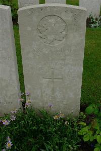 Etaples Military Cemetery - Smith, Frederick Norman
